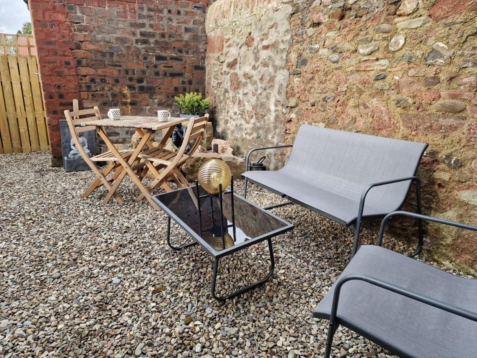 Grange8 Luxury Snug & Courtyard In Blairgowrie Apartment Blairgowrie and Rattray Exterior photo