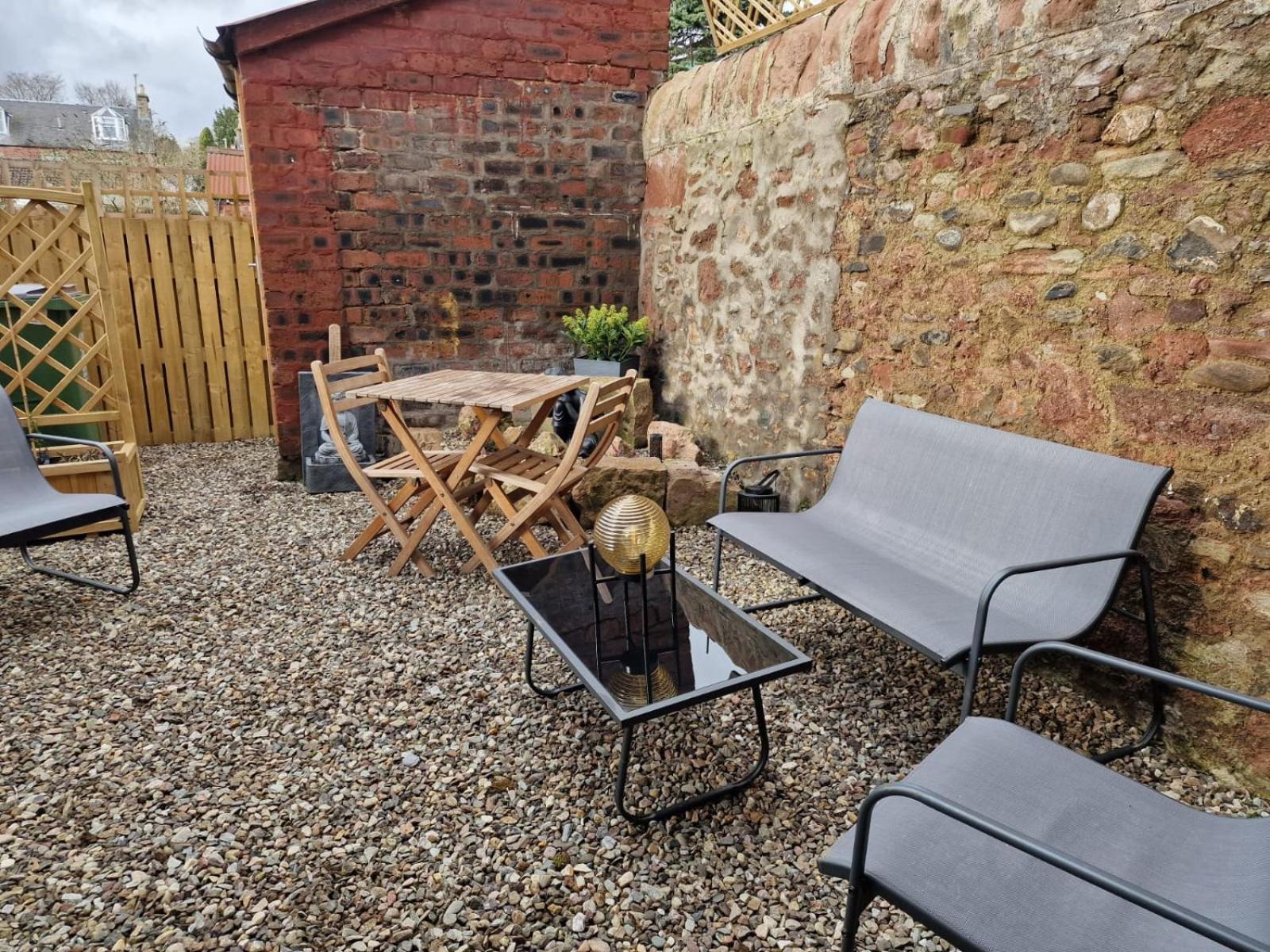 Grange8 Luxury Snug & Courtyard In Blairgowrie Apartment Blairgowrie and Rattray Exterior photo